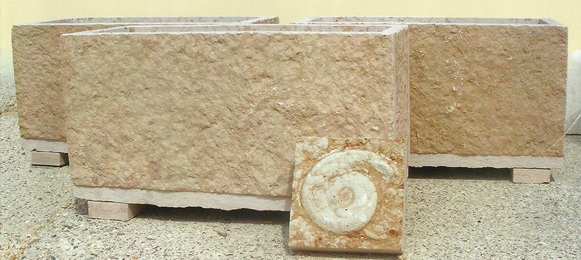 Fioriera in pietra e marmo